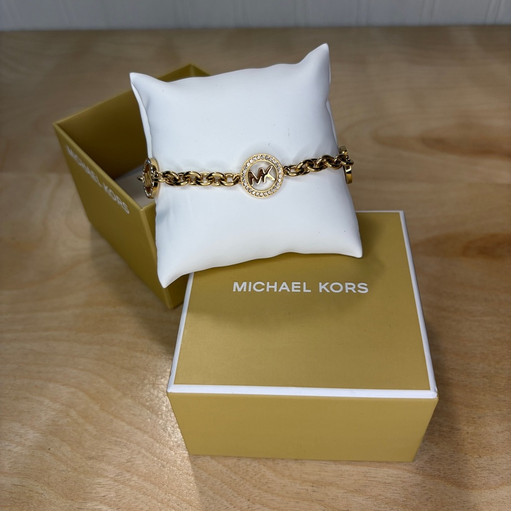 Michael Kors Fulton Logo Charm Bracelet - Gold Tone